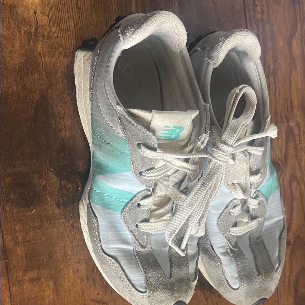 New Balance big Girls shoes in Gray and Teal